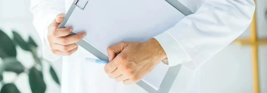 Первичный прием главного врача + УЗИ вен ног 3990 рублей (вместо 8200 рублей)